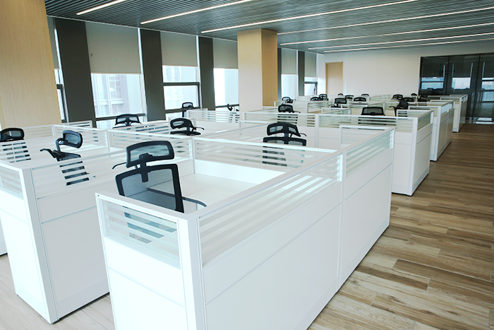 15998944702325095cqg.jpg 格子間.jpg